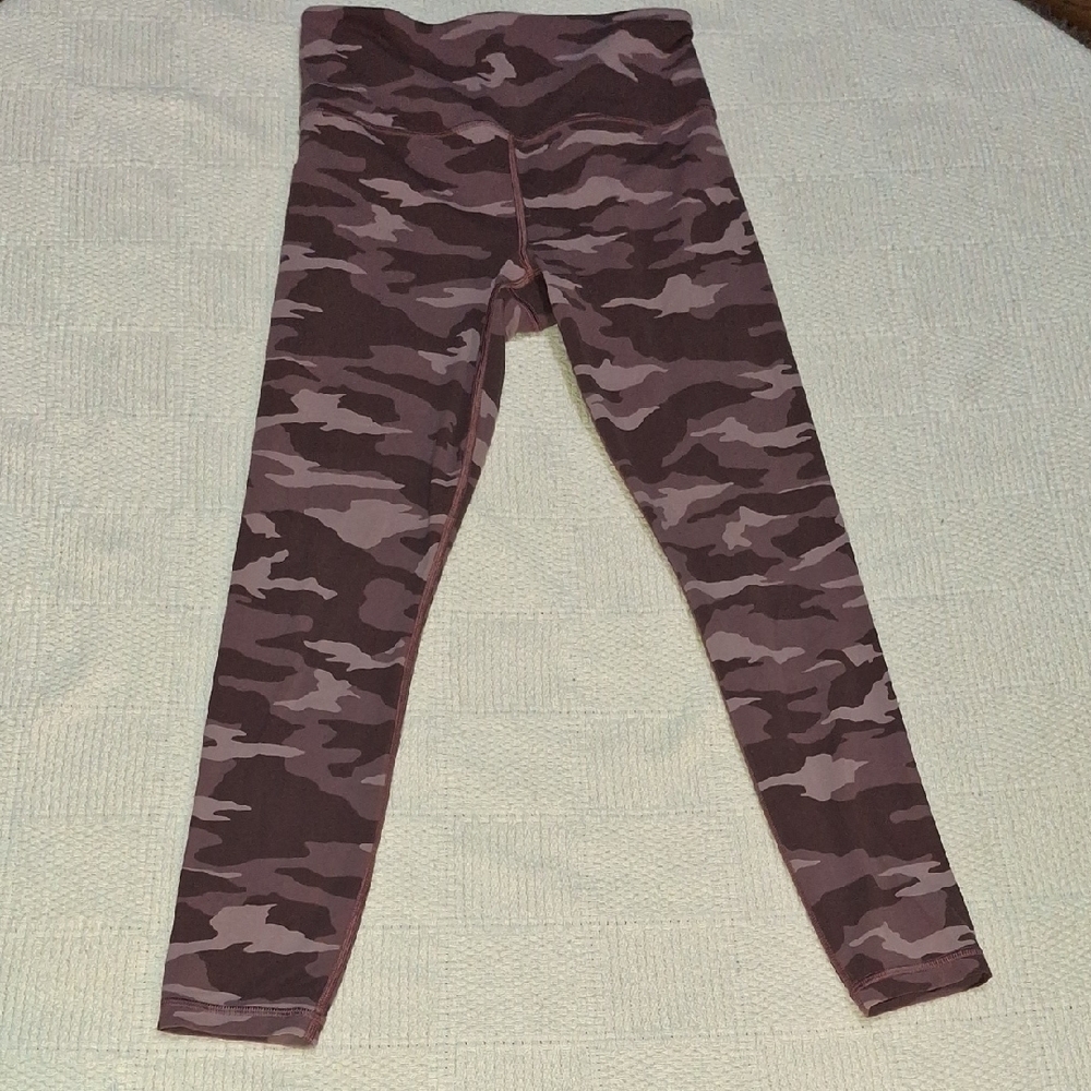 Women's Athleta Sz S Elation 7/8 Leggings Purple Camo